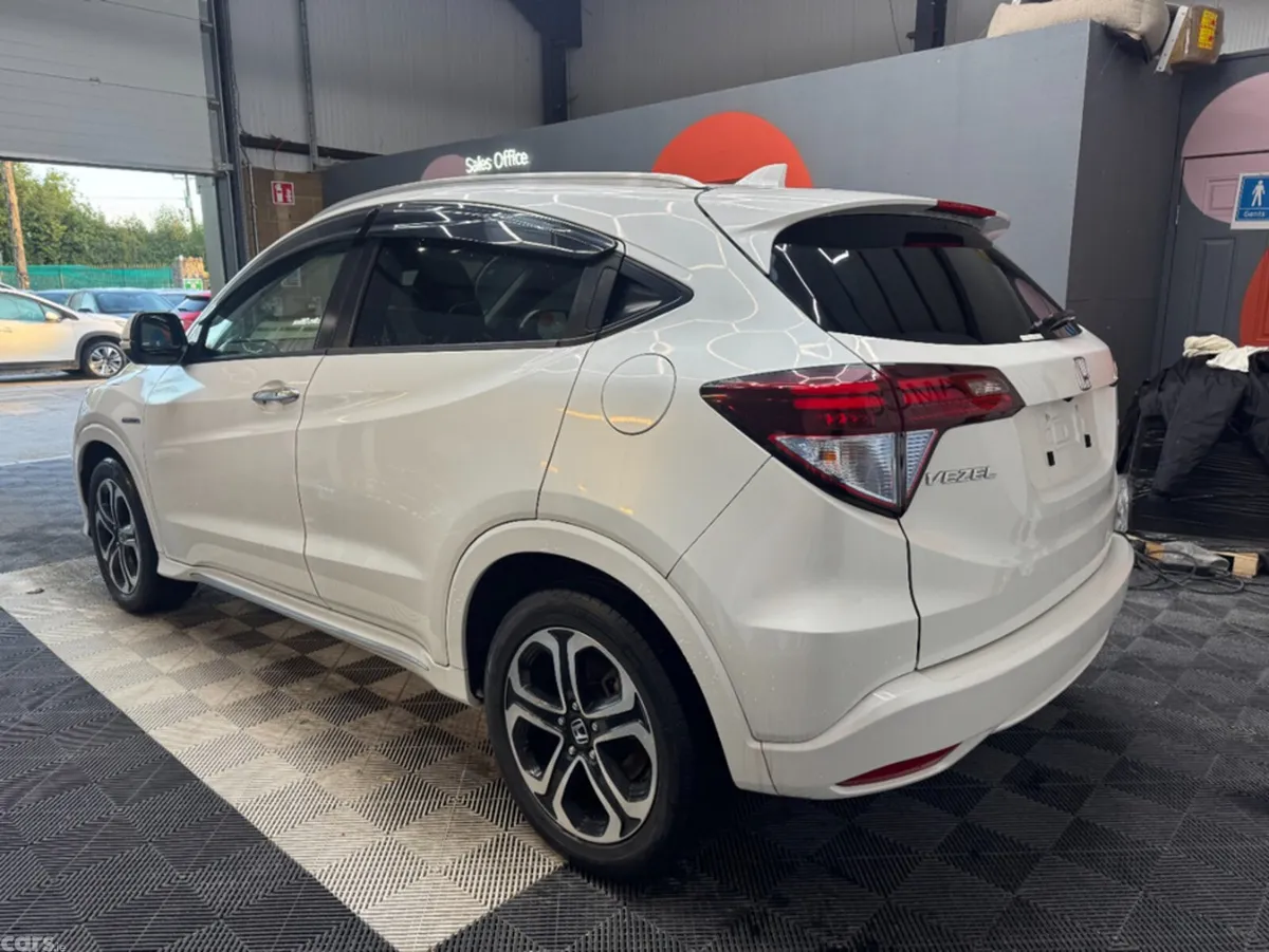 Honda Vezel SUV, Petrol, 2018, White