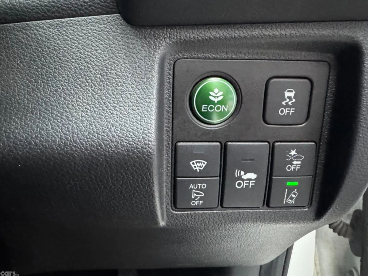 Honda Vezel SUV, Petrol, 2018, White