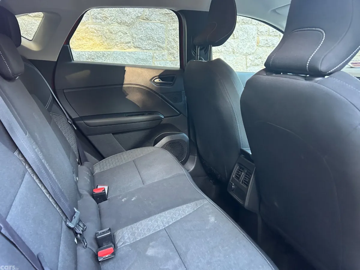 Renault Captur Hatchback, Petrol, 2023, Red