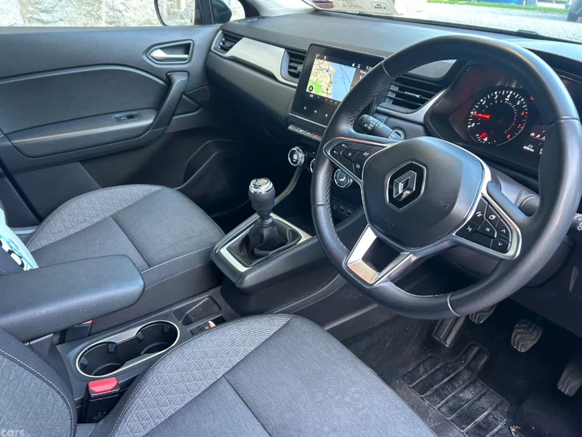 Renault Captur Hatchback, Petrol, 2023, Red