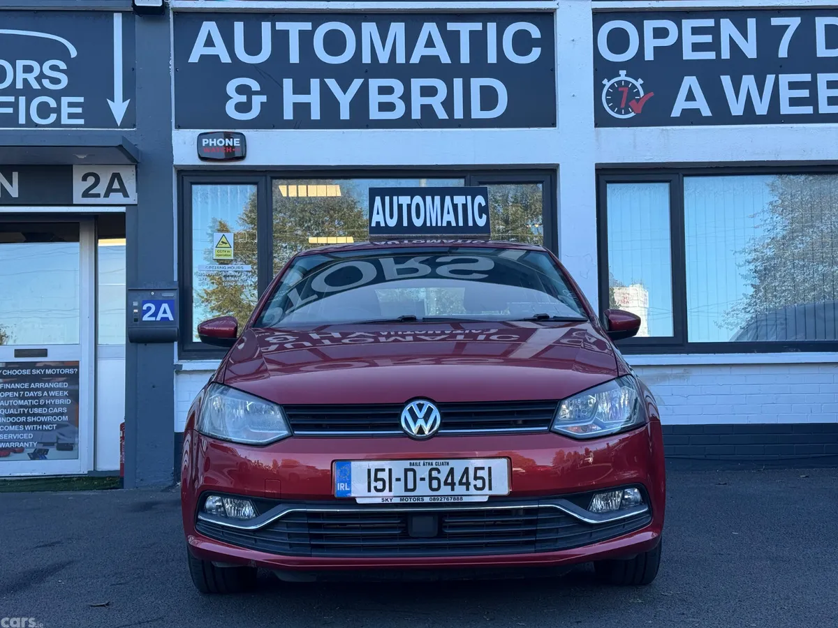 Volkswagen Polo Hatchback, Petrol, 2015, Red