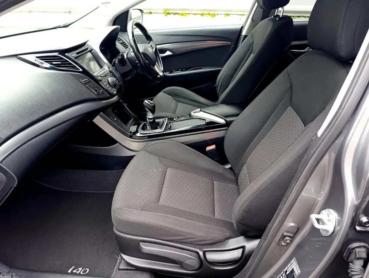Hyundai i40 Saloon, Diesel, 2015, Silver