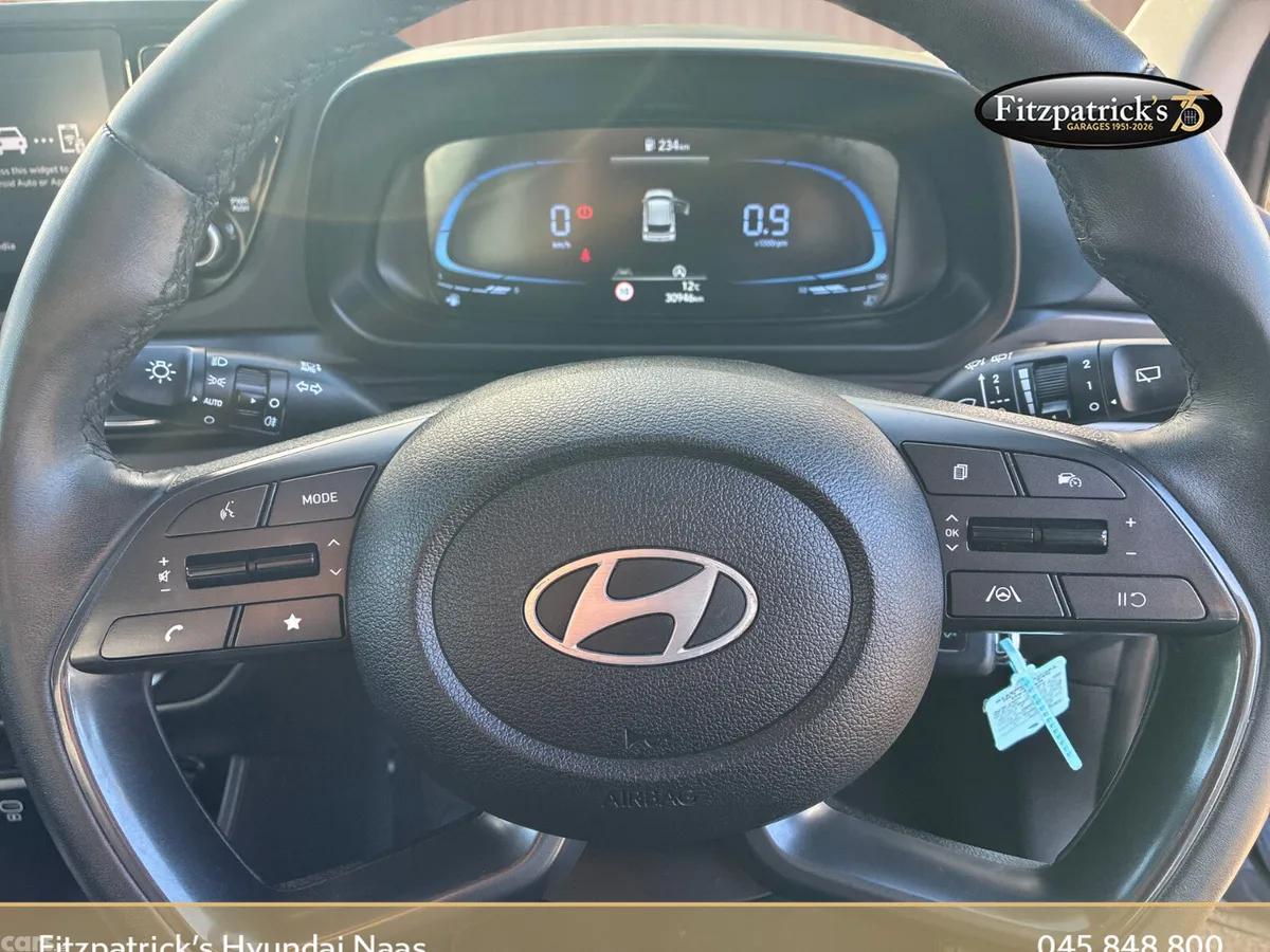 Hyundai i20 Hatchback, Petrol, 2024, Blue