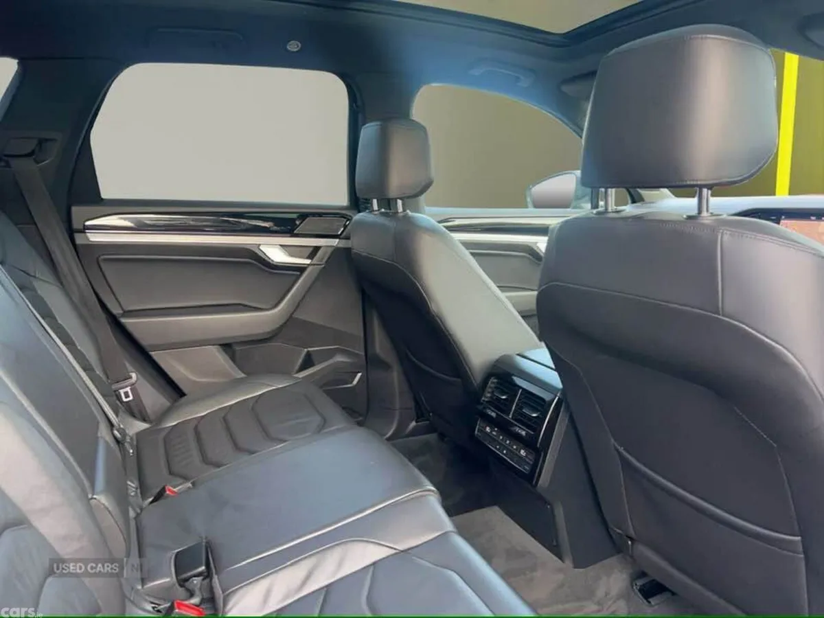 Volkswagen Touareg SUV, Diesel, 2019, Black