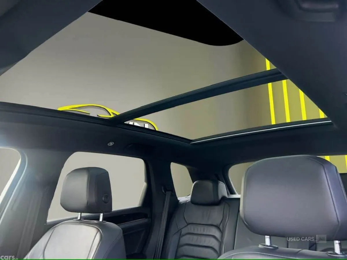 Volkswagen Touareg SUV, Diesel, 2019, Black