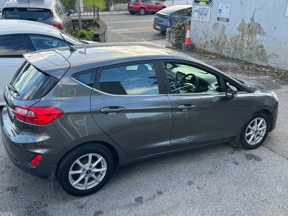 Ford Fiesta Hatchback, Petrol, 2018, Grey