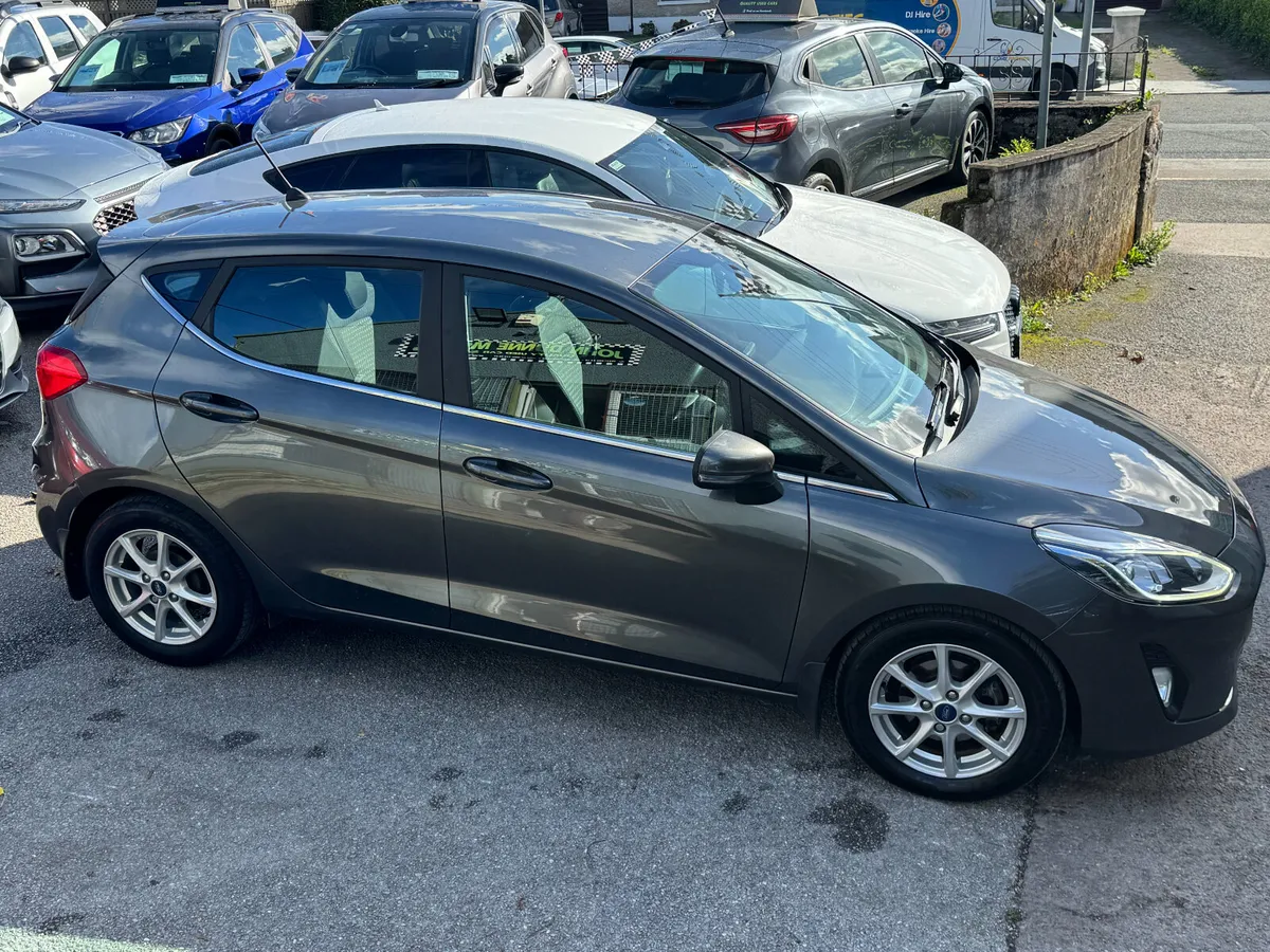 Ford Fiesta Hatchback, Petrol, 2018, Grey