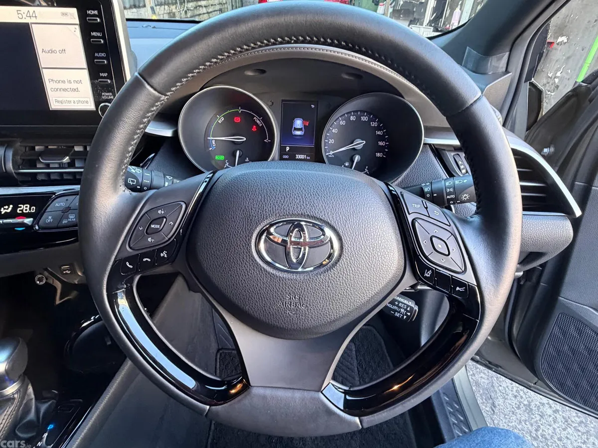 Toyota C-HR SUV, Petrol Hybrid, 2020, Green