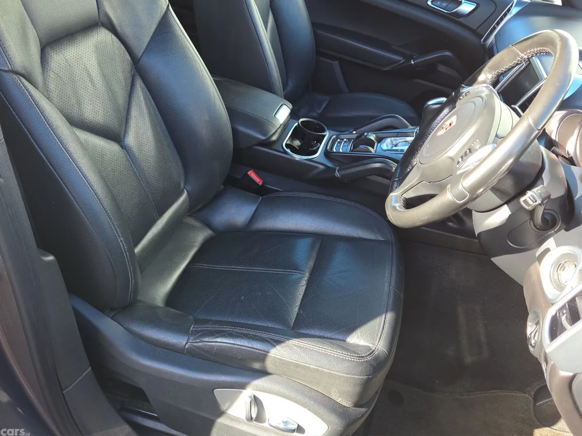 Porsche Cayenne SUV, Diesel, 2012, Grey