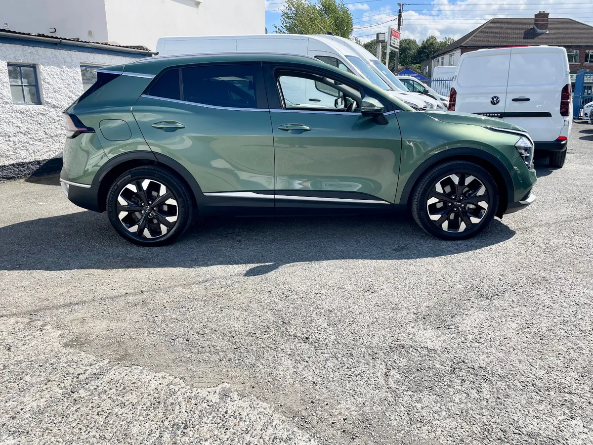 Kia Sportage SUV, Petrol Plug-in Hybrid, 2024, Green