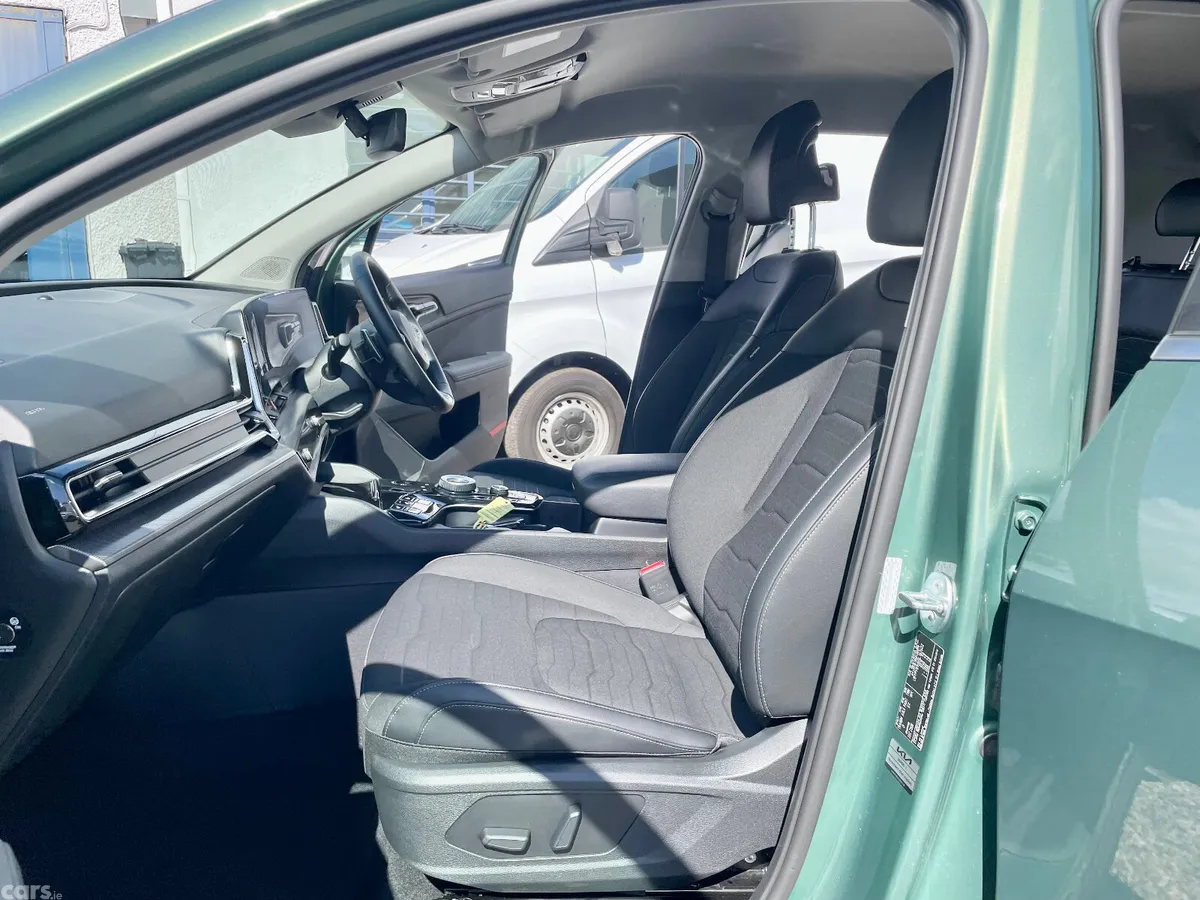 Kia Sportage SUV, Petrol Plug-in Hybrid, 2024, Green