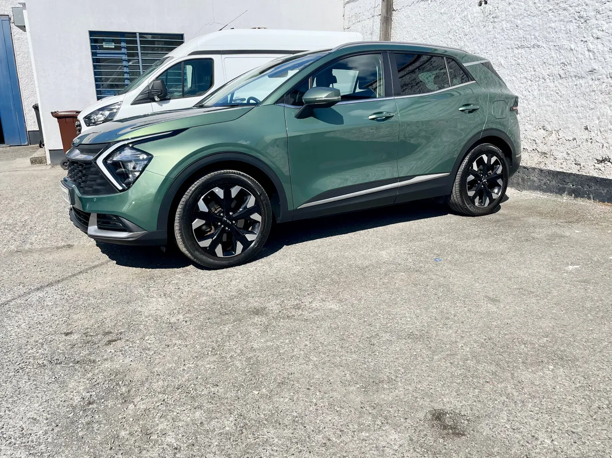 Kia Sportage SUV, Petrol Plug-in Hybrid, 2024, Green