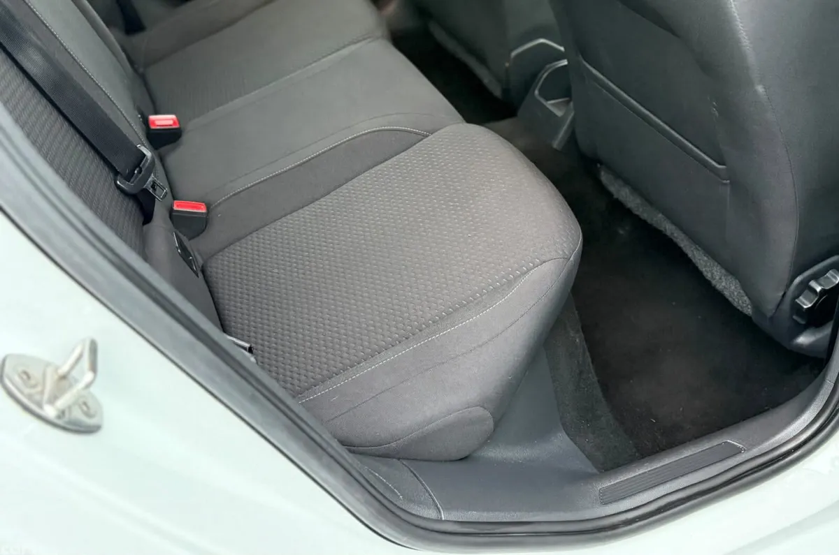 Volkswagen Polo Hatchback, Diesel, 2019, White