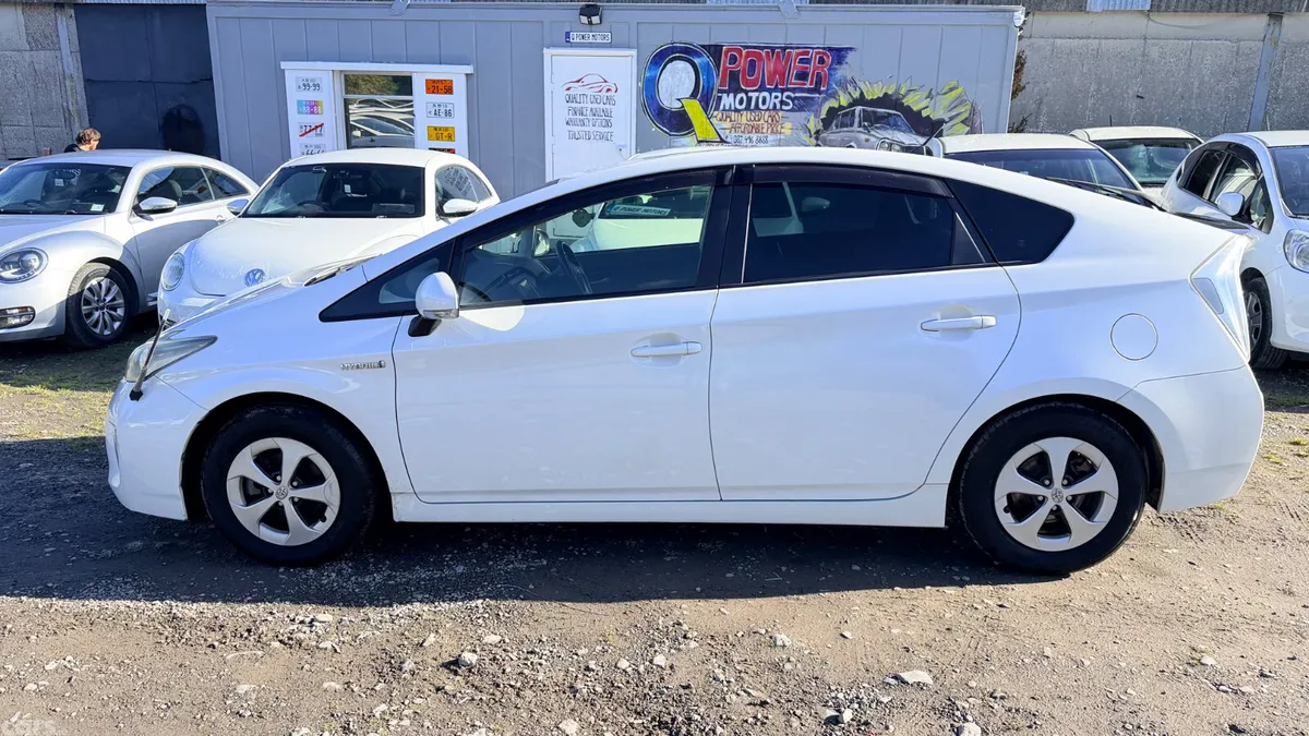 Toyota Prius Hatchback, Petrol Hybrid, 2014, White