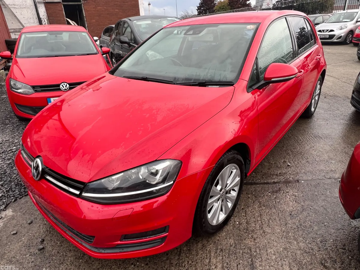 Volkswagen Golf Hatchback, Petrol, 2014, Red