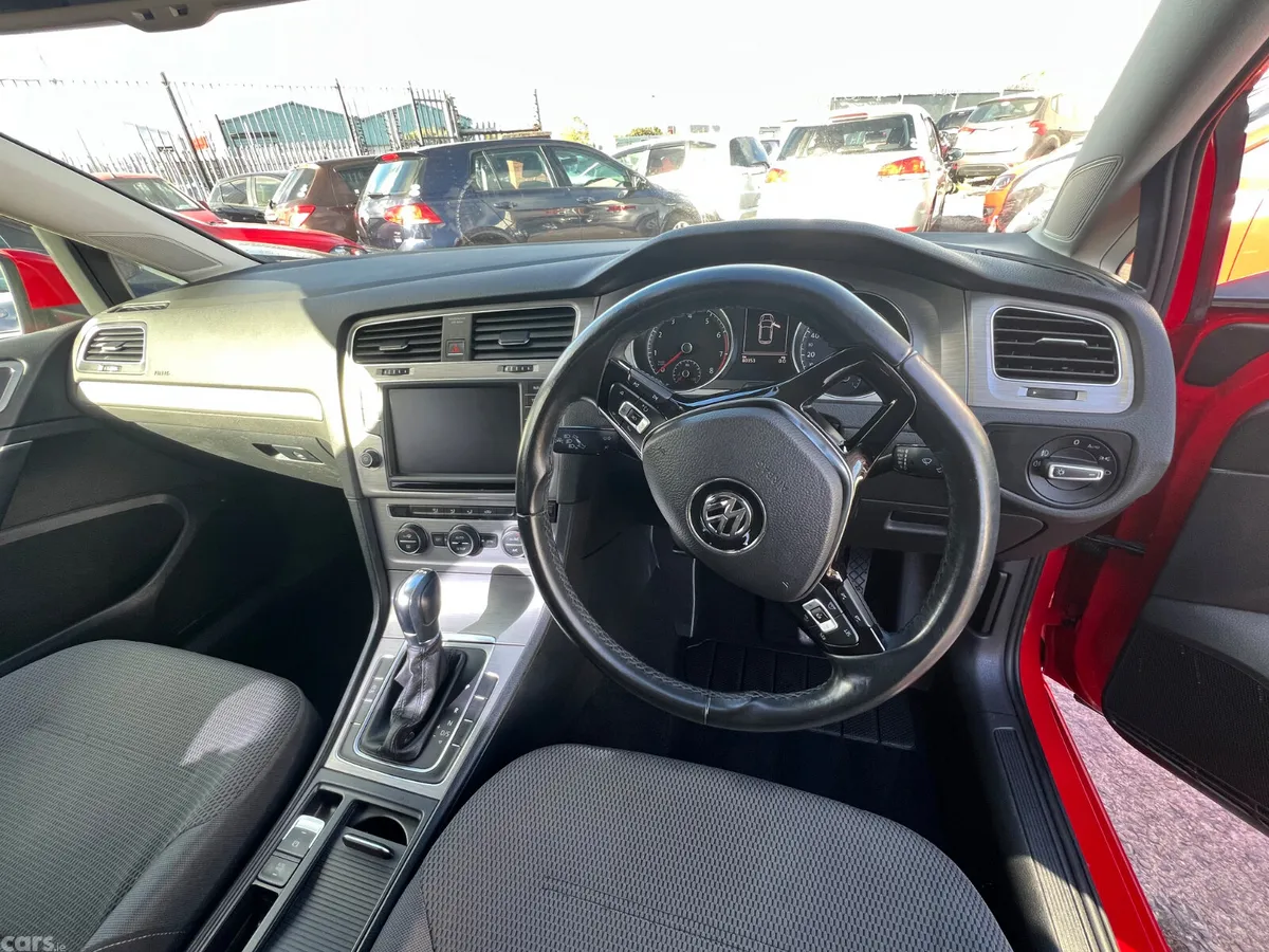 Volkswagen Golf Hatchback, Petrol, 2014, Red