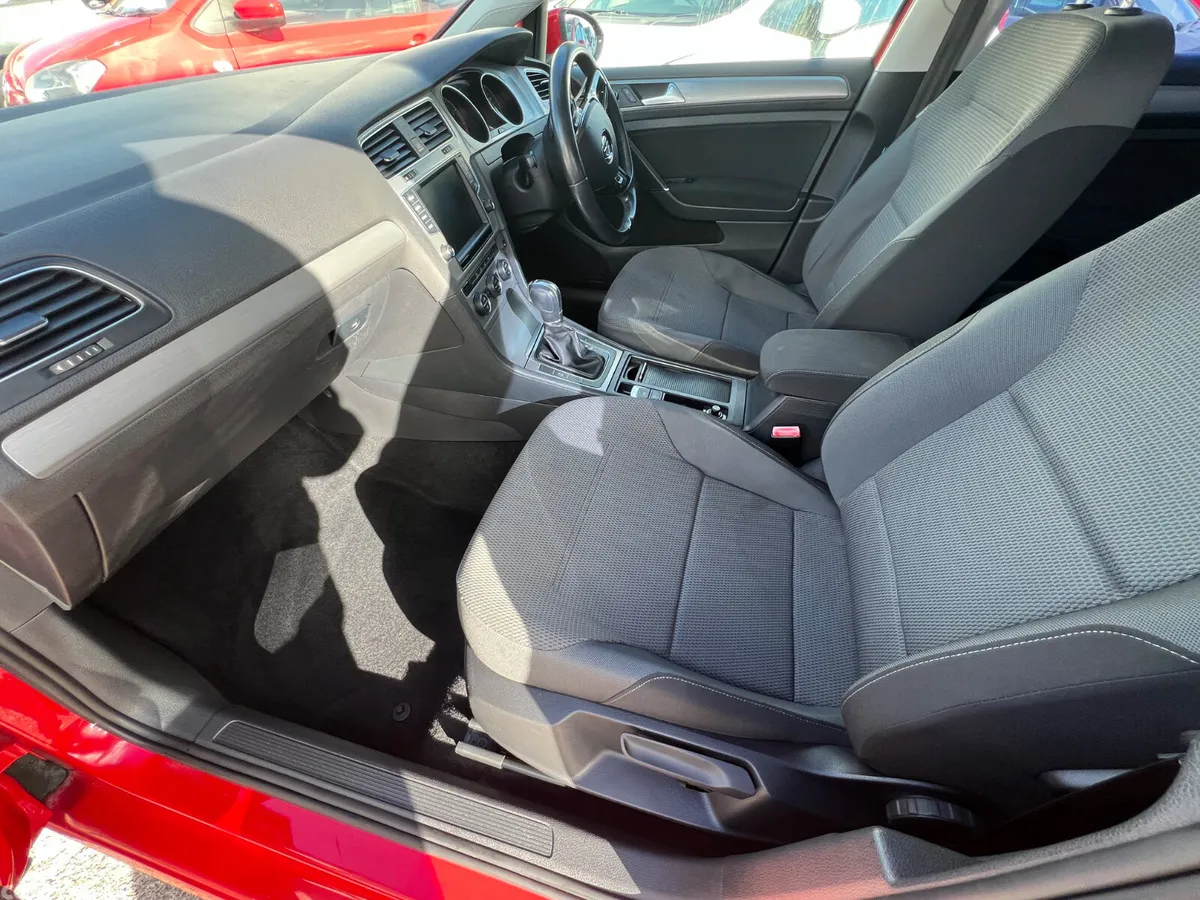 Volkswagen Golf Hatchback, Petrol, 2014, Red