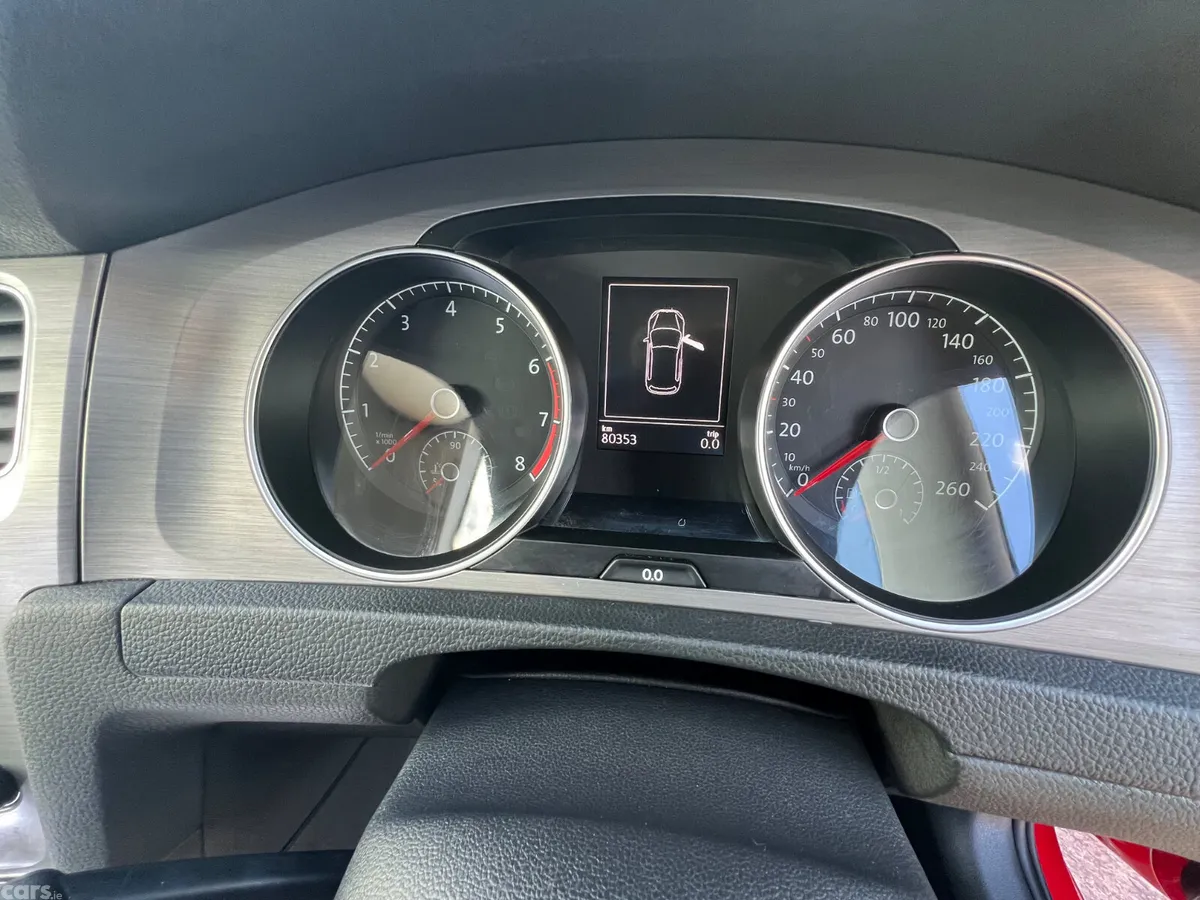 Volkswagen Golf Hatchback, Petrol, 2014, Red