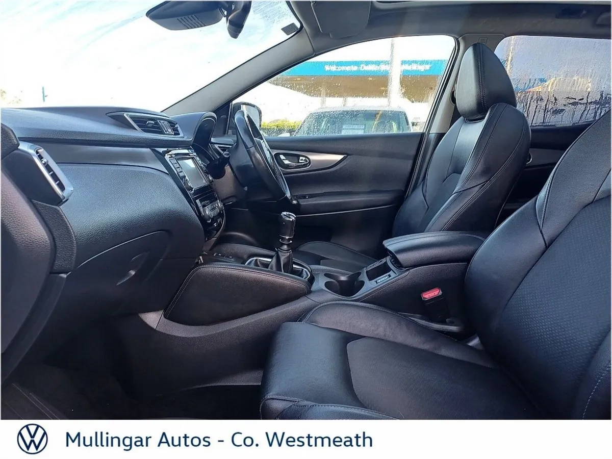 Nissan Qashqai Hatchback, Diesel, 2019, Silver