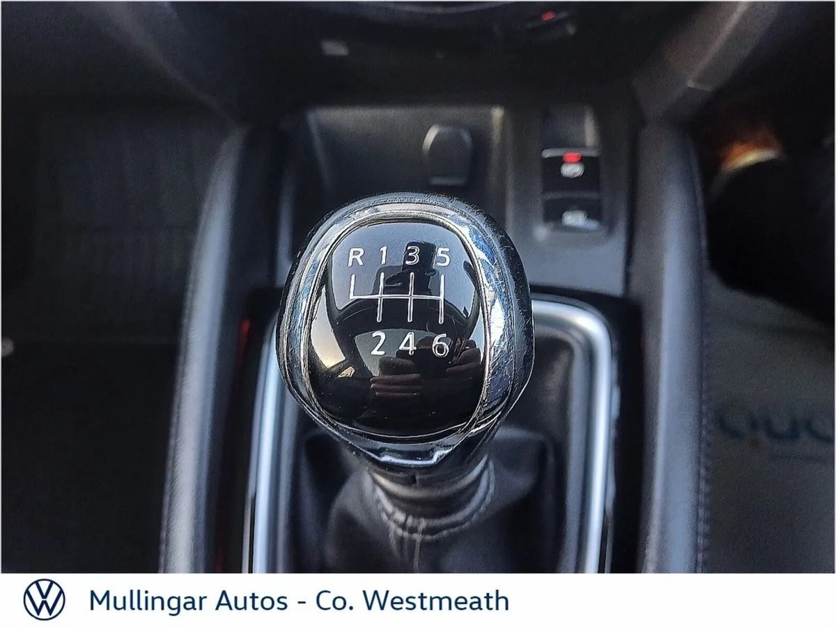 Nissan Qashqai Hatchback, Diesel, 2019, Silver