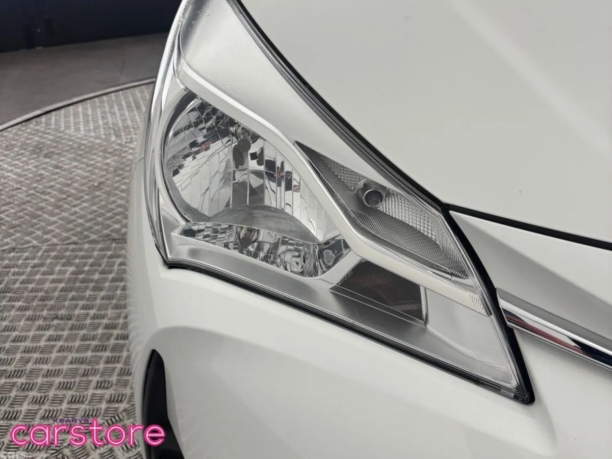 Toyota Vitz Hatchback, Petrol, 2019, White