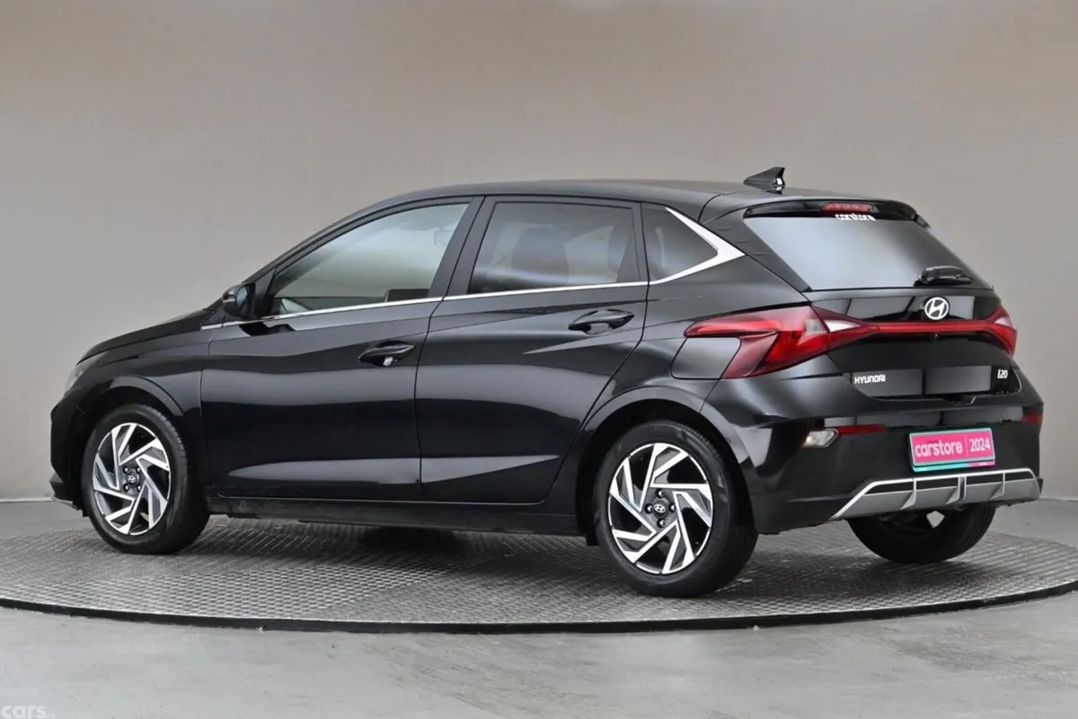 Hyundai i20 Hatchback, Petrol, 2024, Black