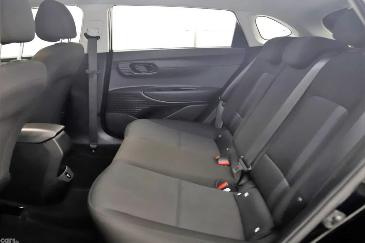 Hyundai i20 Hatchback, Petrol, 2024, Black