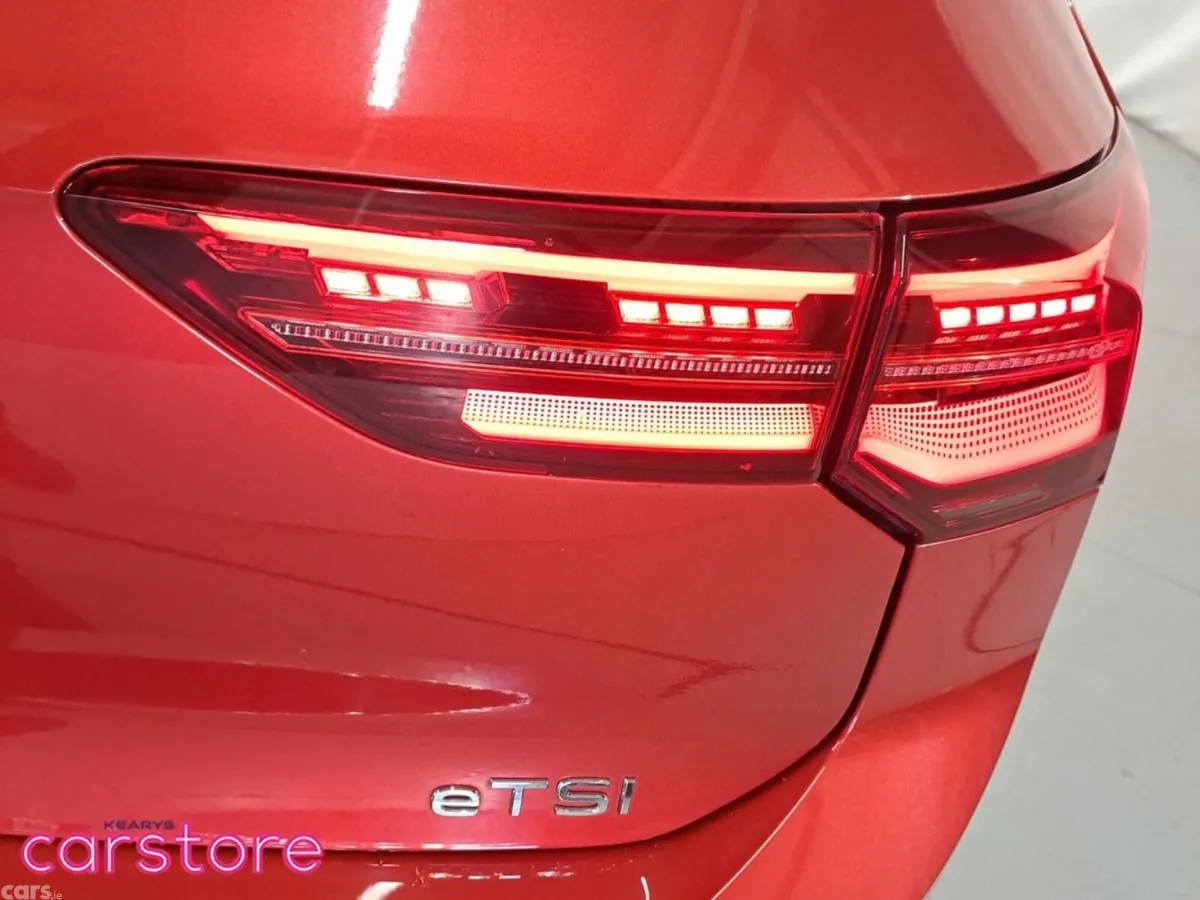 Volkswagen Golf Hatchback, Petrol, 2021, Red