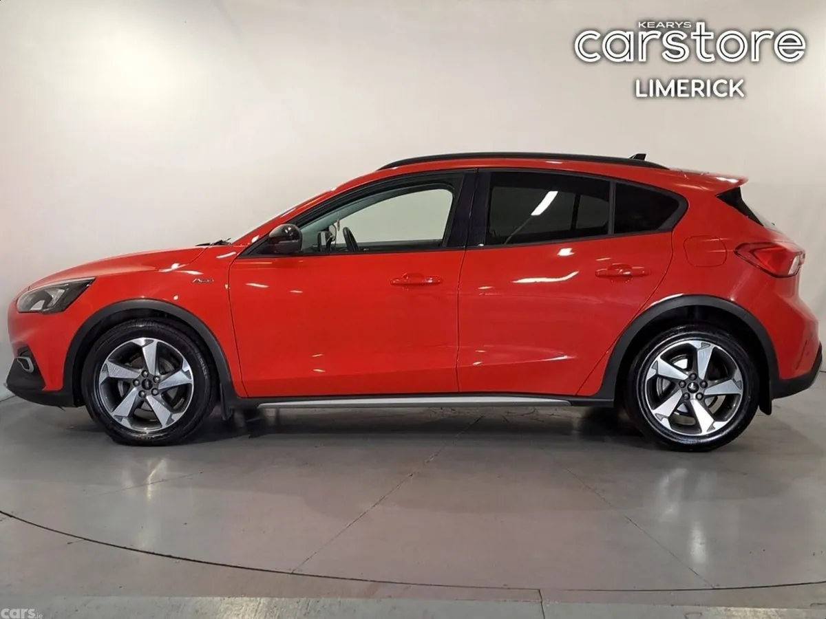 Ford Focus Hatchback, Diesel, 2021, Red