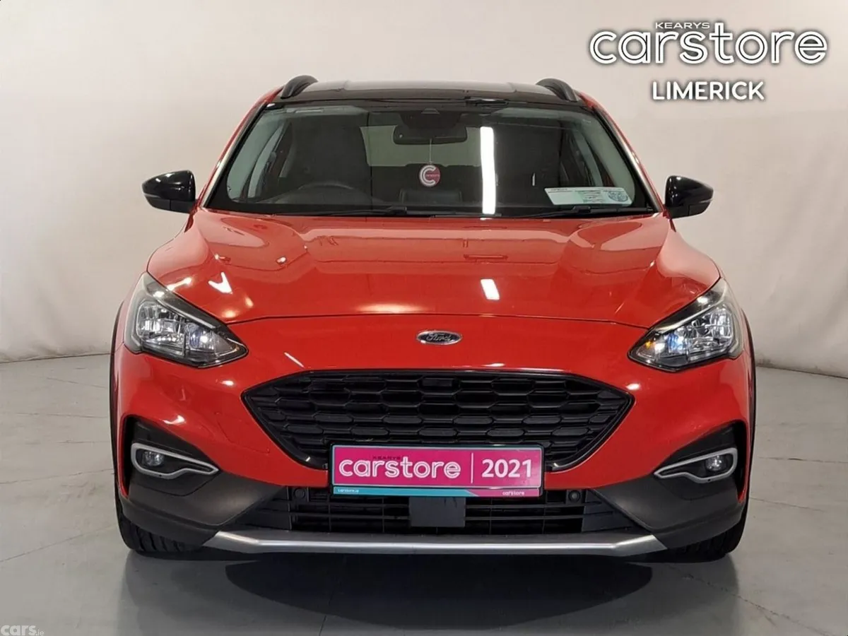 Ford Focus Hatchback, Diesel, 2021, Red