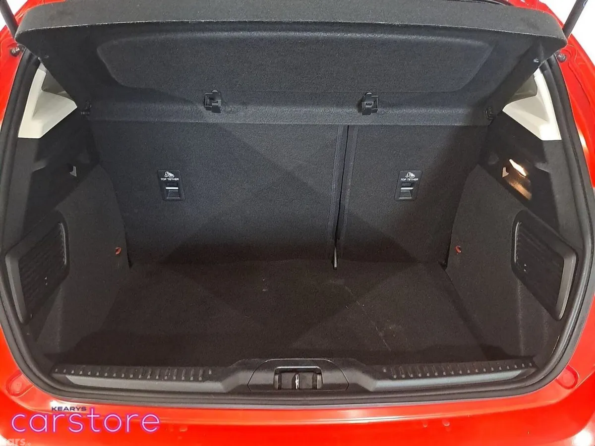 Ford Focus Hatchback, Diesel, 2021, Red