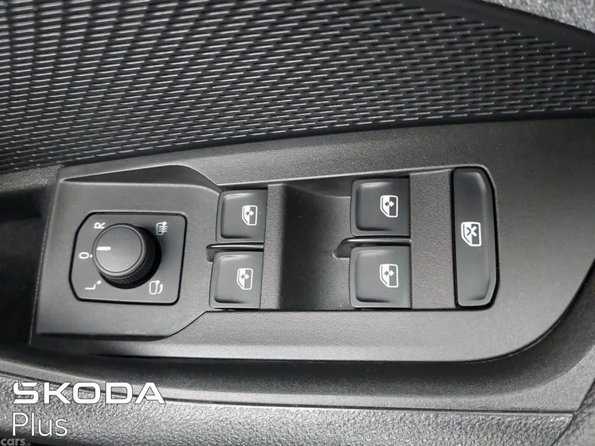 Skoda Octavia Saloon, Diesel, 2026, Black