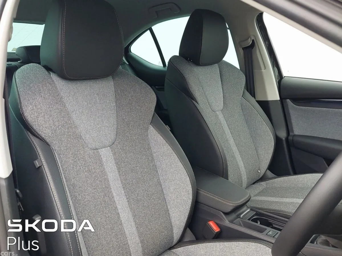 Skoda Octavia Saloon, Diesel, 2026, Black