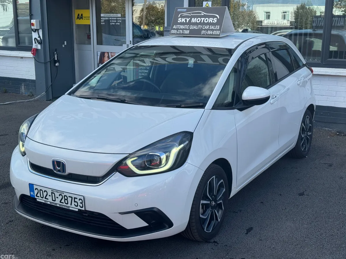 Honda Fit Hatchback, Petrol Hybrid, 2020, White