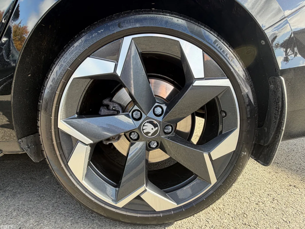 Skoda Superb Saloon, Diesel, 2025, Black