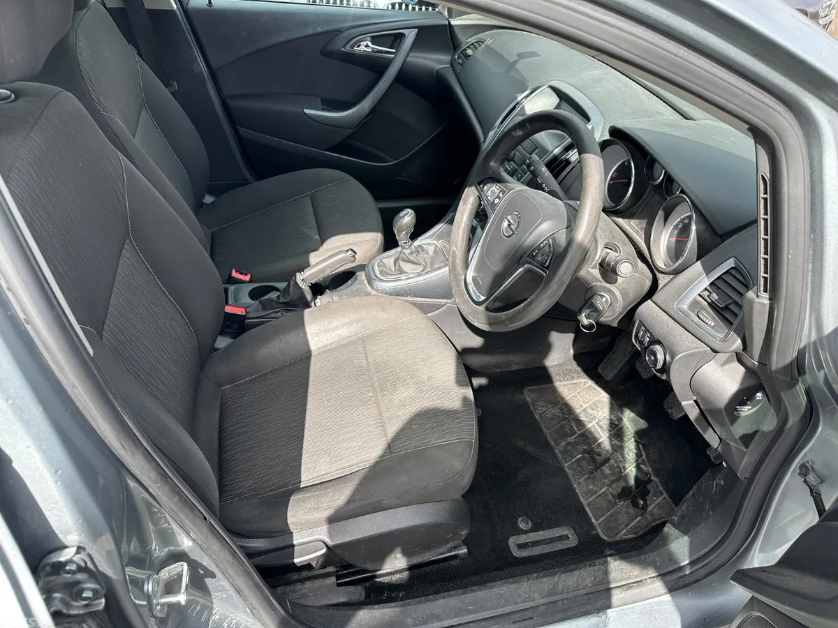 Opel Astra Saloon, Diesel, 2013, Silver