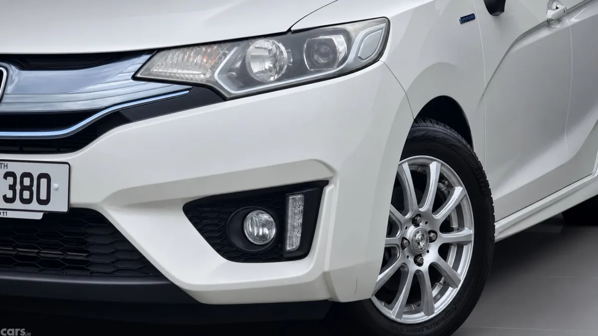 Honda Fit Hatchback, Petrol Hybrid, 2014, White