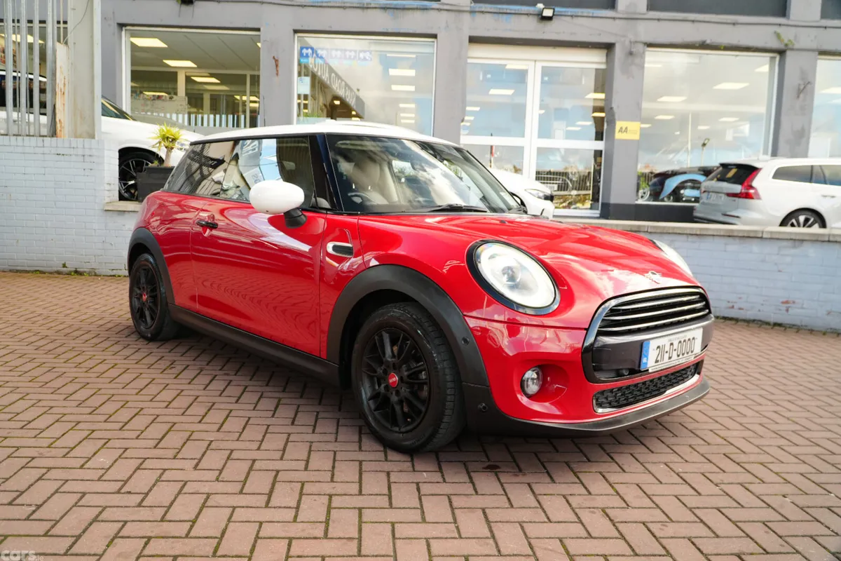 Mini Cooper Hatchback, Diesel, 2021, Red