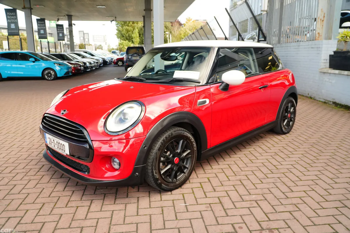 Mini Cooper Hatchback, Diesel, 2021, Red