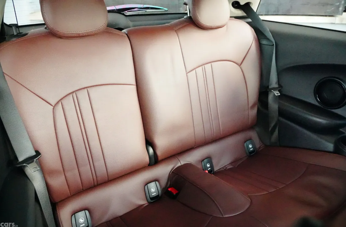 Mini Cooper Hatchback, Diesel, 2021, Red