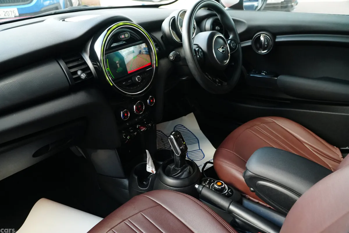 Mini Cooper Hatchback, Diesel, 2021, Red