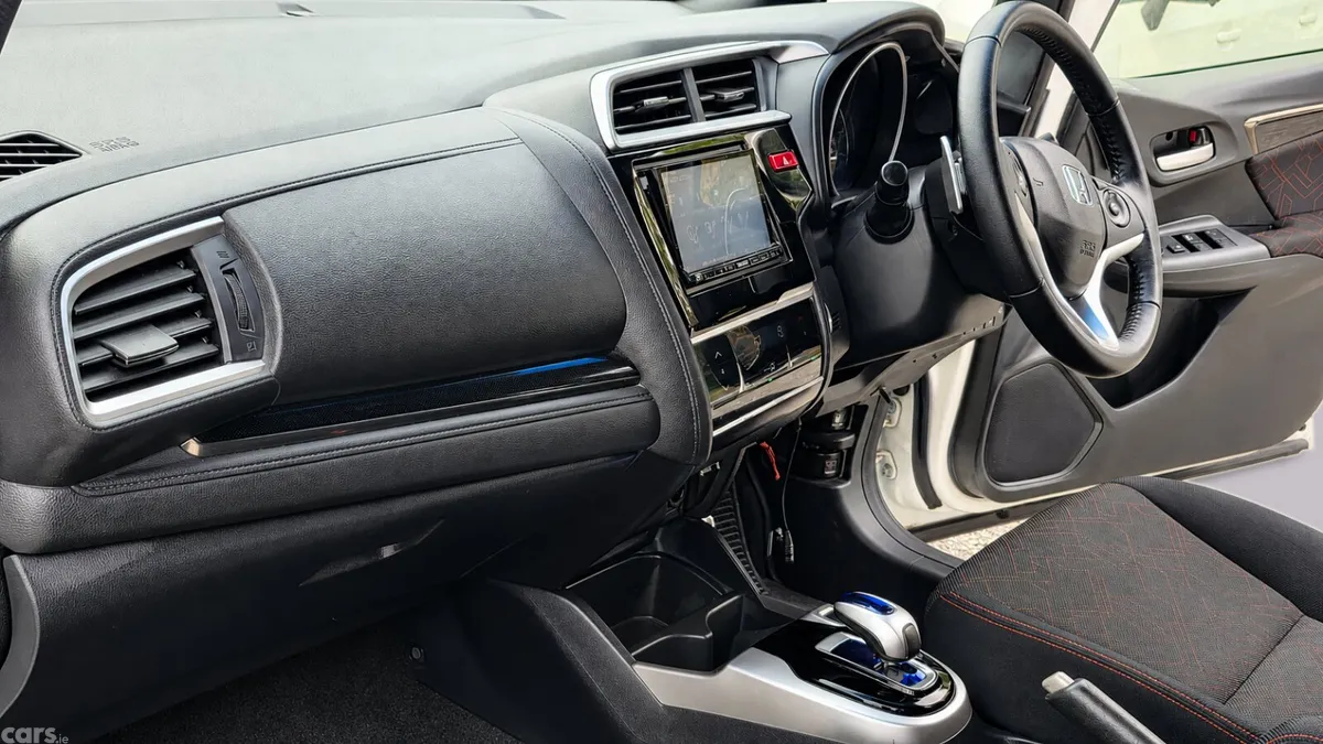 Honda Fit Hatchback, Petrol Hybrid, 2014, White