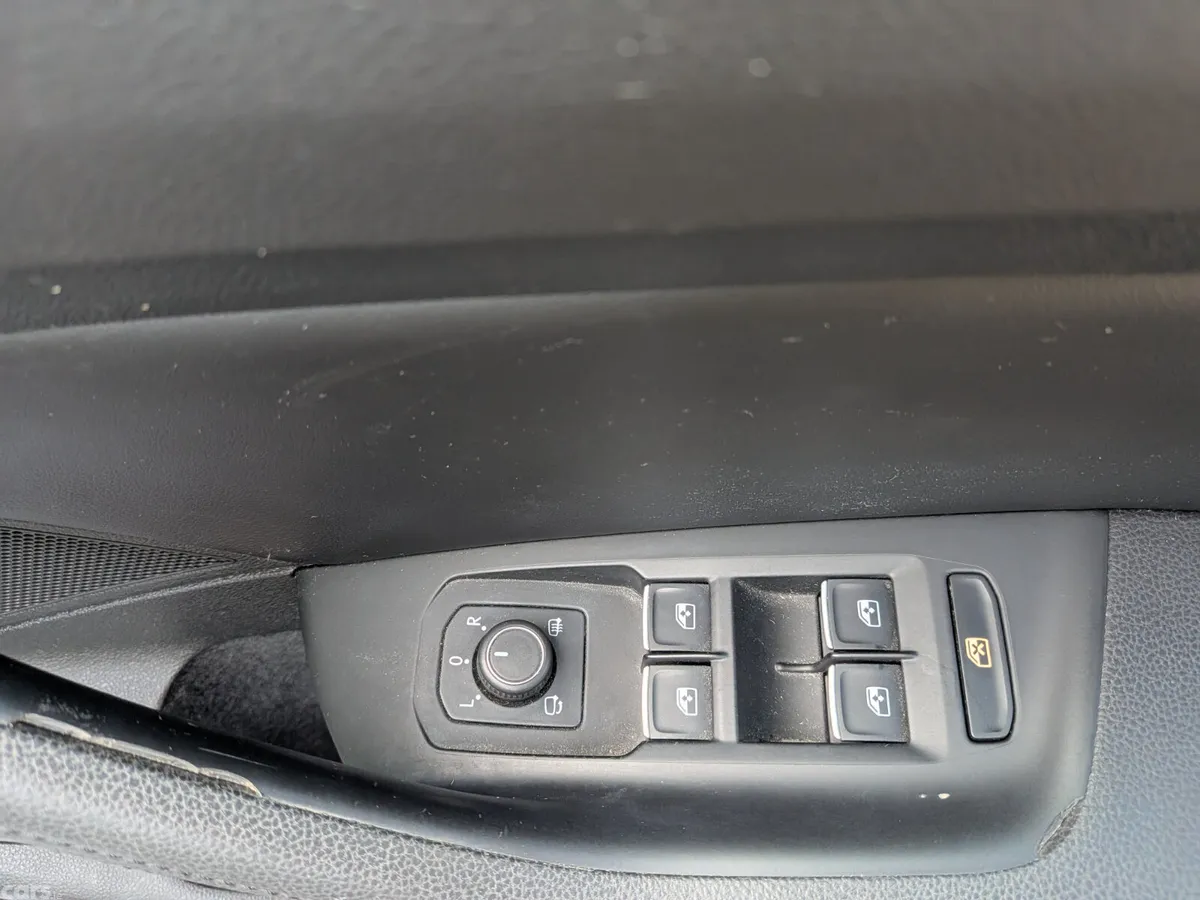 Volkswagen Passat Estate, Diesel, 2018, Silver