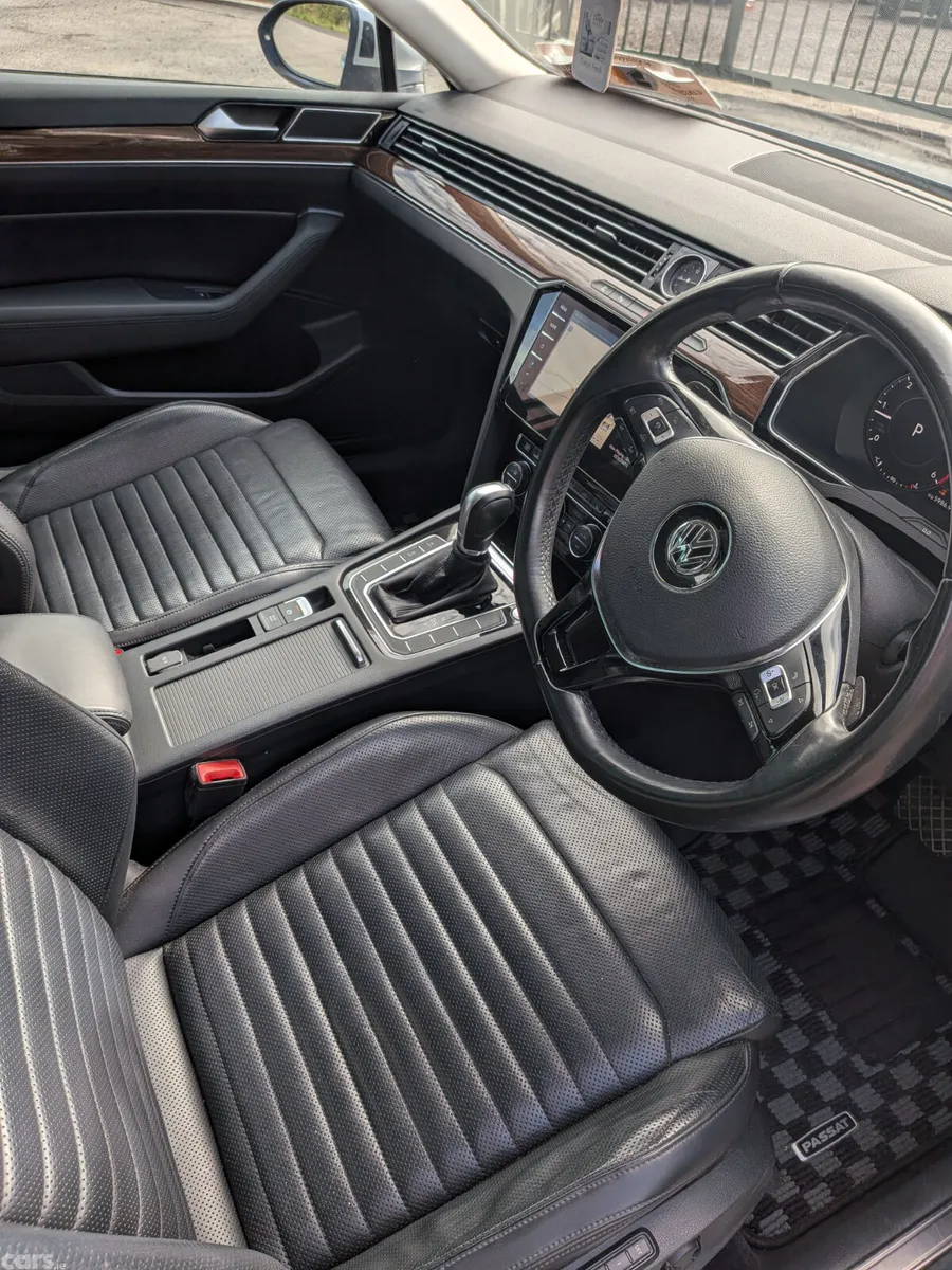 Volkswagen Passat Estate, Diesel, 2018, Silver
