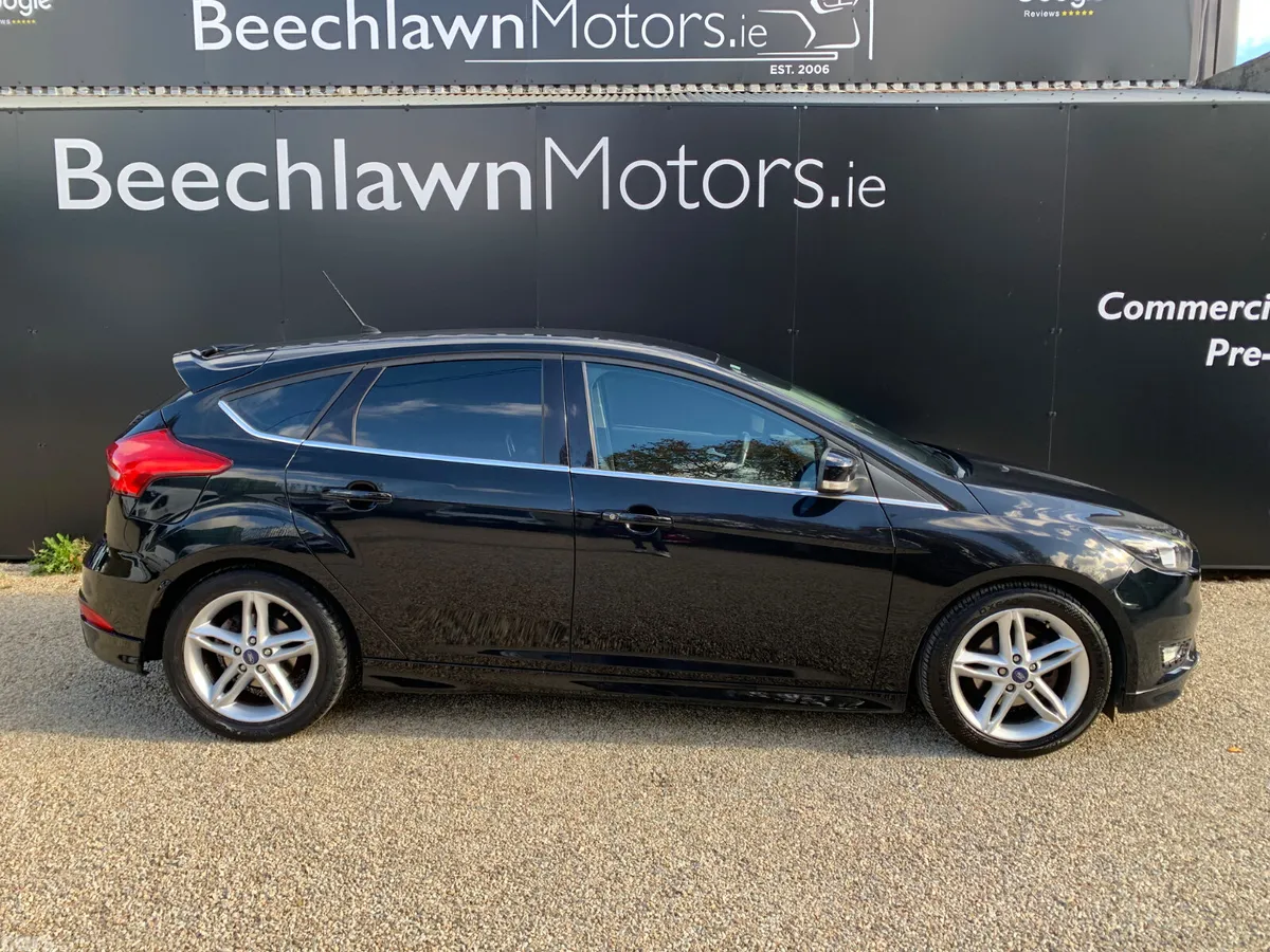 Ford Focus Hatchback, Petrol, 2016, Black