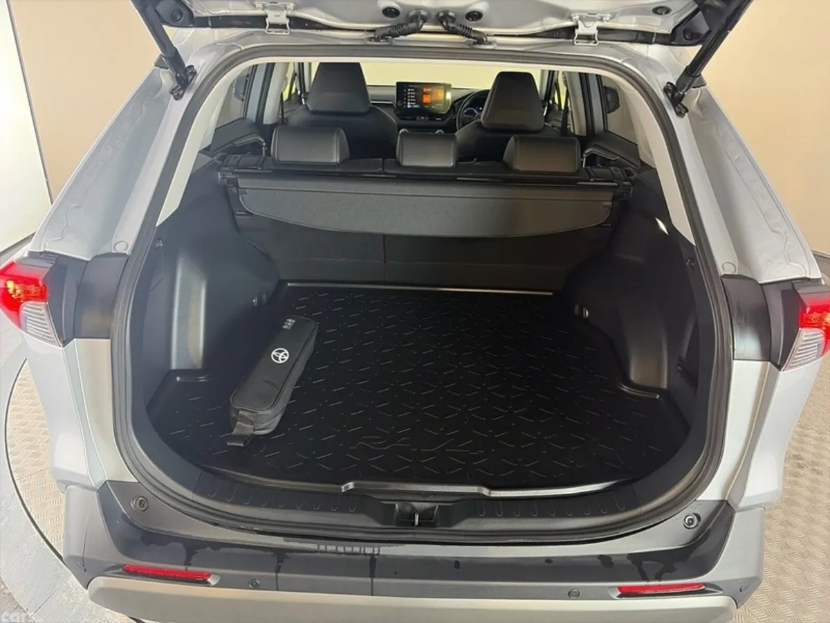 Toyota RAV4 SUV, Petrol Hybrid, 2024, Silver