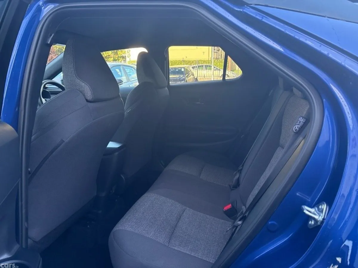 Toyota C-HR SUV, Petrol Hybrid, 2026, Blue