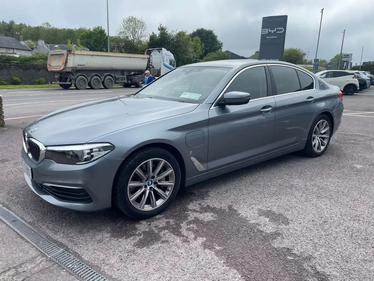 BMW 5-Series Saloon, Petrol Plug-in Hybrid, 2017, Blue