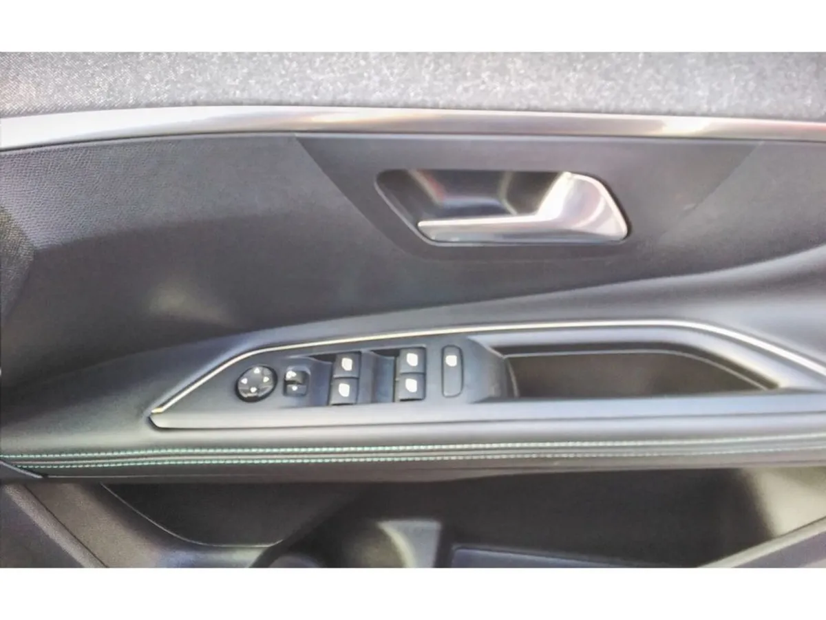 Peugeot 5008 SUV, Diesel, 2022, Grey