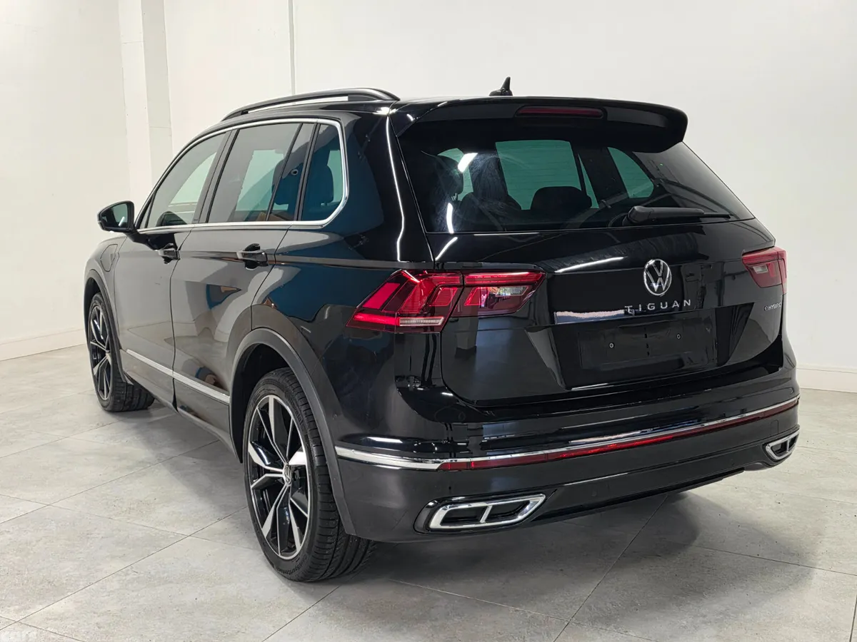 Volkswagen Tiguan SUV, Petrol Plug-in Hybrid, 2023, Black